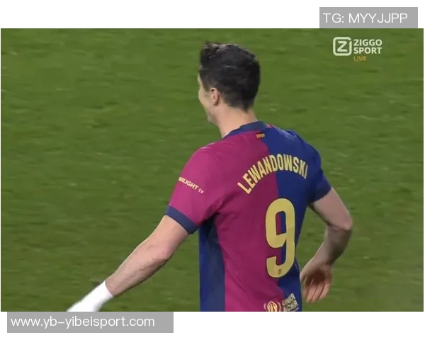 巴萨要求莱万不进球引争议记者直言违背体育精神影响比赛公平性 巴萨要求莱万不进球引争议记者直言违背体育精神影响比赛公平性