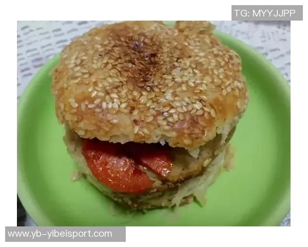 萨卡分享家庭早餐回忆十字面包夹香肠的温暖滋味