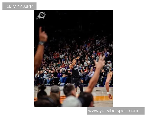 布克末节发力砍下25分助球队逆转胜利展现超强个人能力